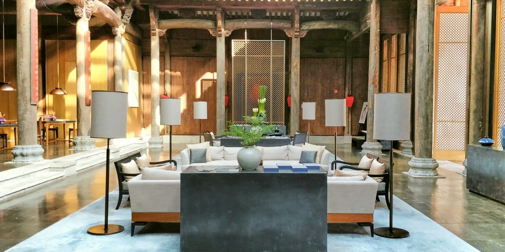 Upscale hotel lobby and lounge – Do It Hospitality hotel and resort operations consulting